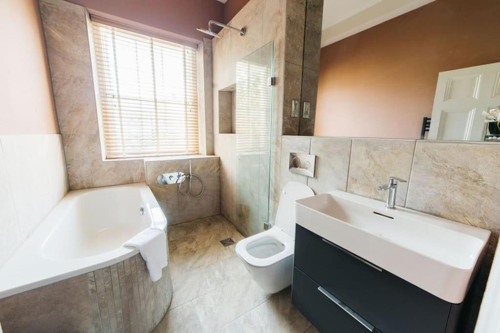 Luxury, Central, Sun-Filled 3 Bed Haven In Bath Kültér fotó
